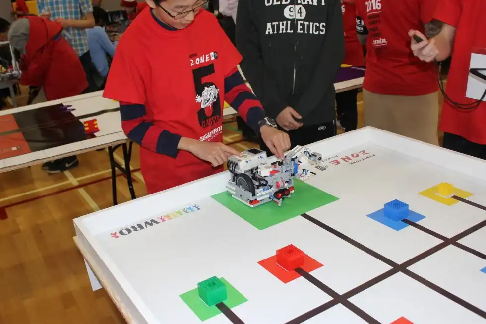 Young children learning beginner robotics through hands-on activities at Boswin’s Primary Robotics Summer Camp in Mississauga.