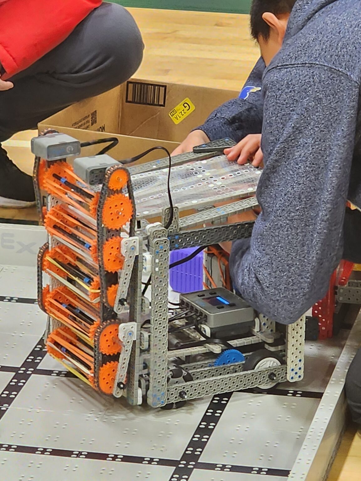 Junior Robotics I & II (AGES 10-14) – Boswin Robotics